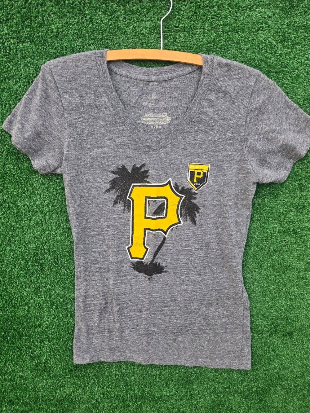MLB Pittsburgh Pirates Spring Training tee baseball palm tree v neck